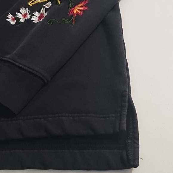 Soft Thick French Terry Black Embroidered Sleeves Sweatshirt Open Bottom - Picture 7 of 15